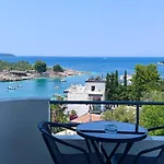 Dine Hotel