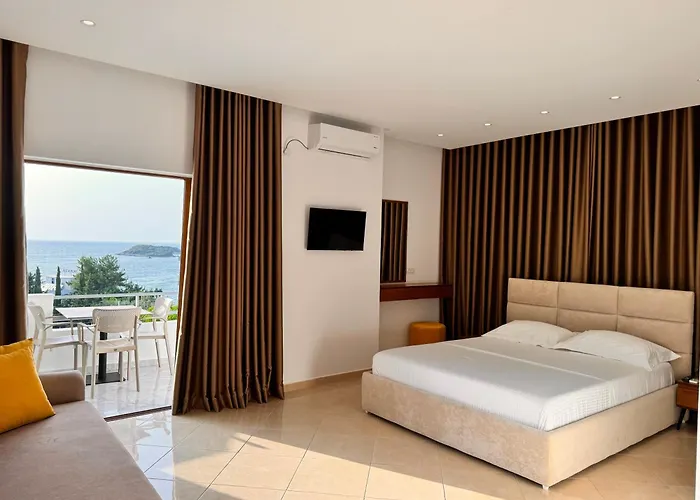 Dine Hotel